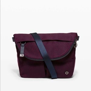lululemon All Night Festival bag 5L